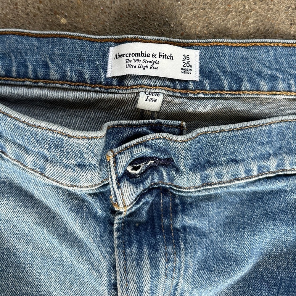 NWT A&F Curve Love The ‘90s Straight Ultra High Rise in Medium Wash Size 35|20L - Picture 9 of 13